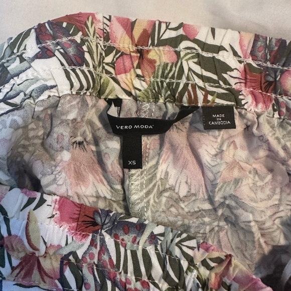 Flowy Summer shorts - Picture 2 of 4